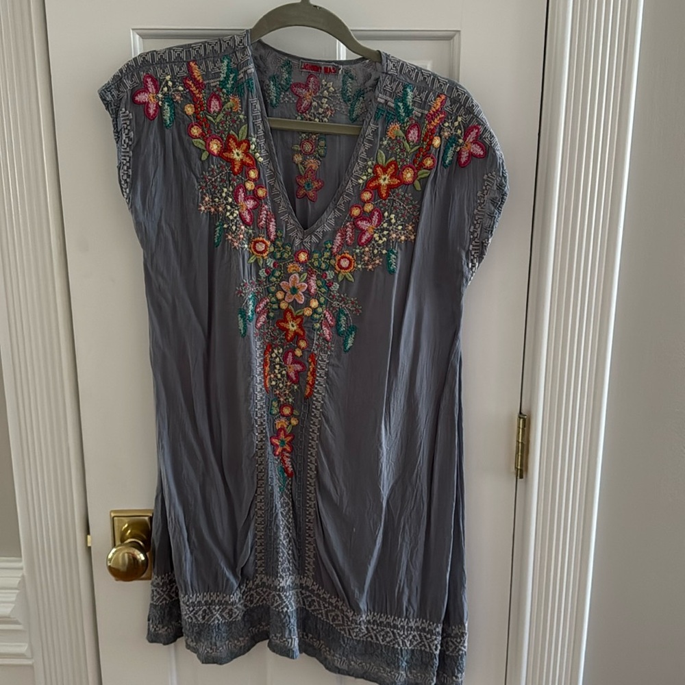 Johnny was embroider tunic